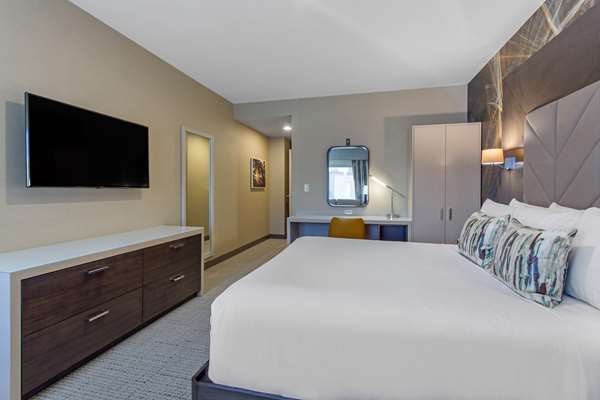 Suite - Cambria Hotel Downtown Center City Philadelphia