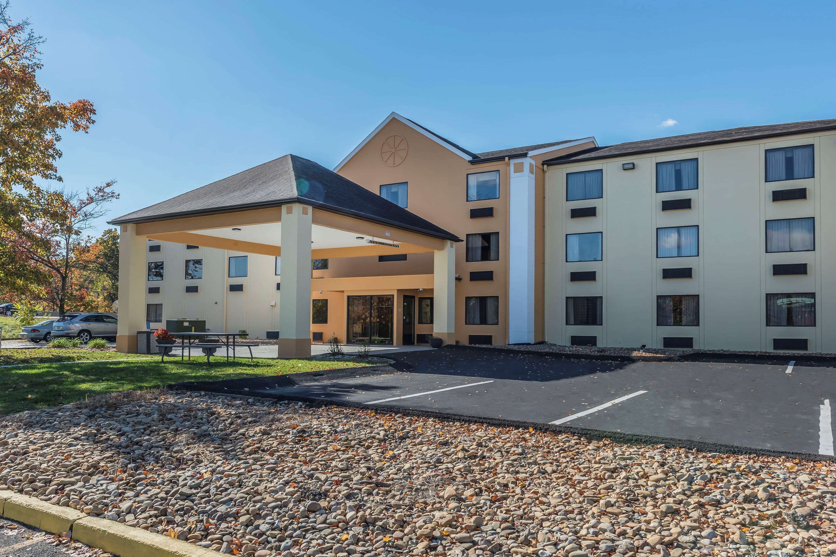 Hotel exterior | Quality Inn & Suites