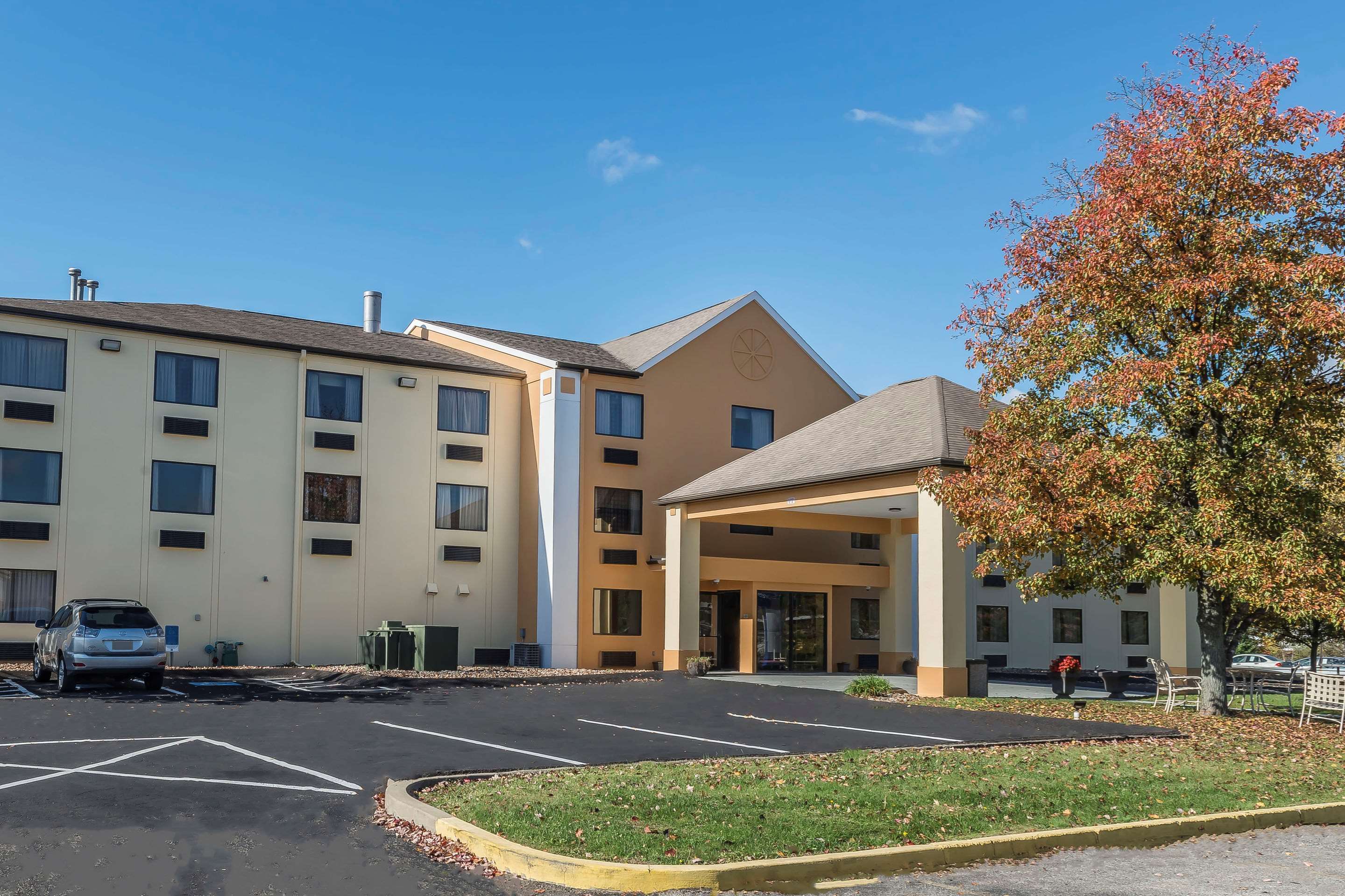 Hotel exterior | Quality Inn & Suites