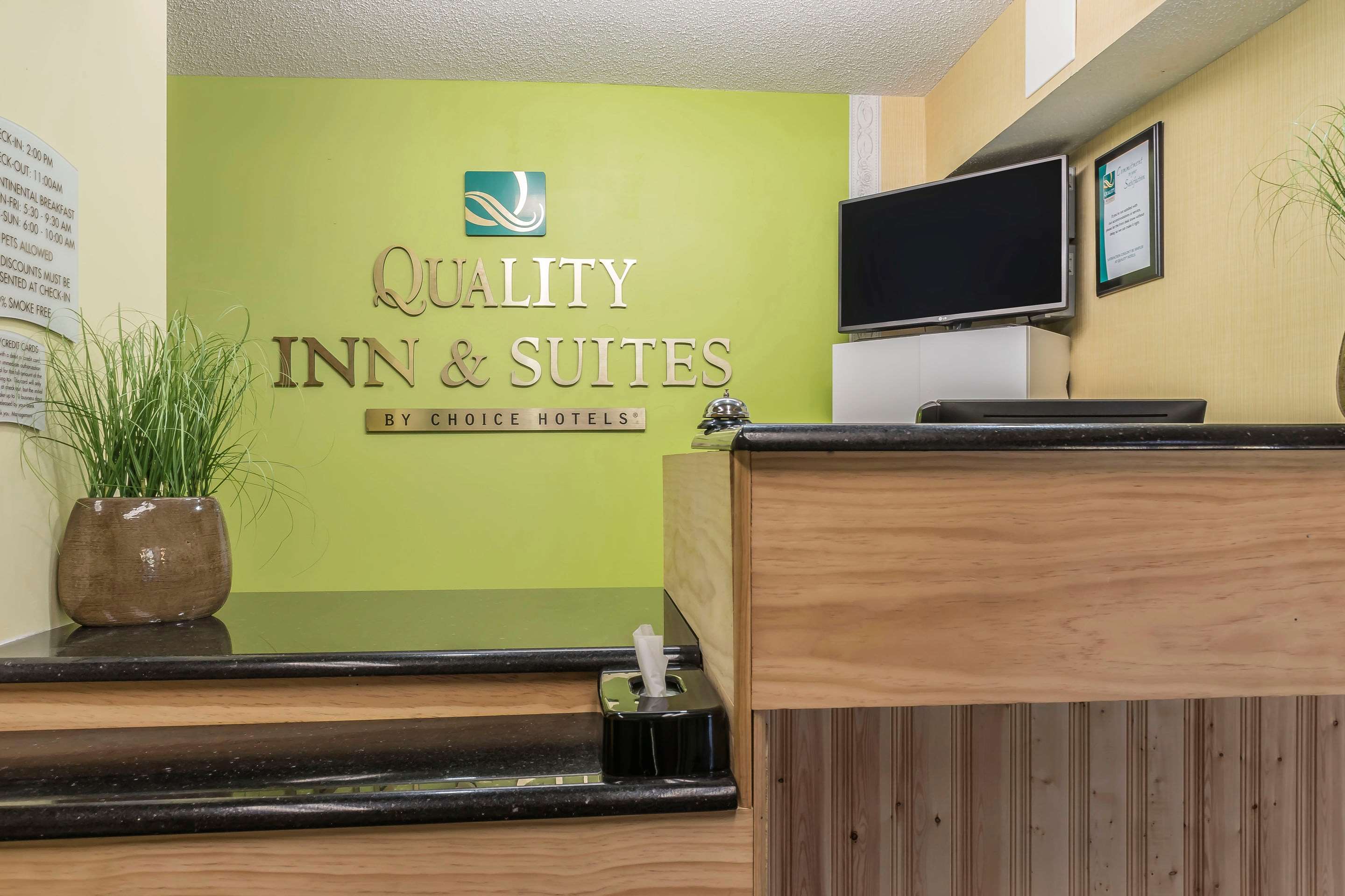 Lobby | Quality Inn & Suites