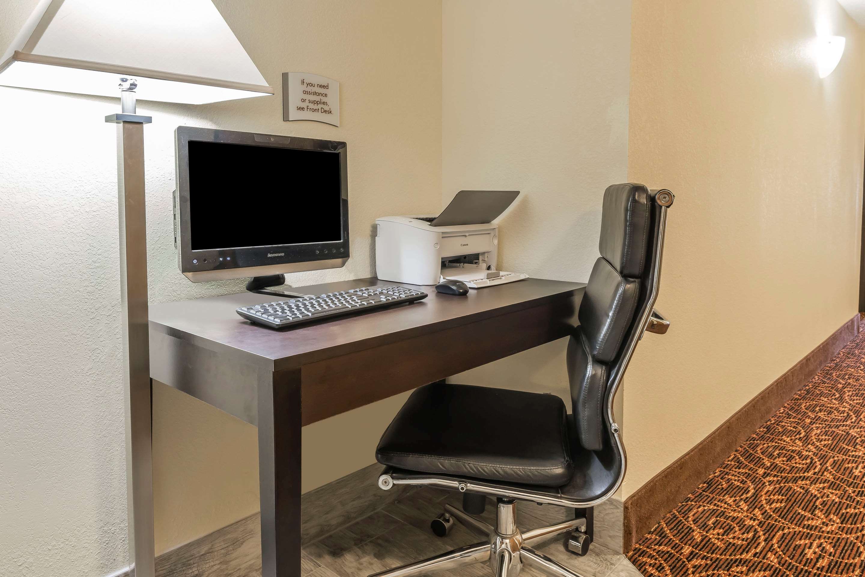 Computer in the lobby | Quality Inn & Suites