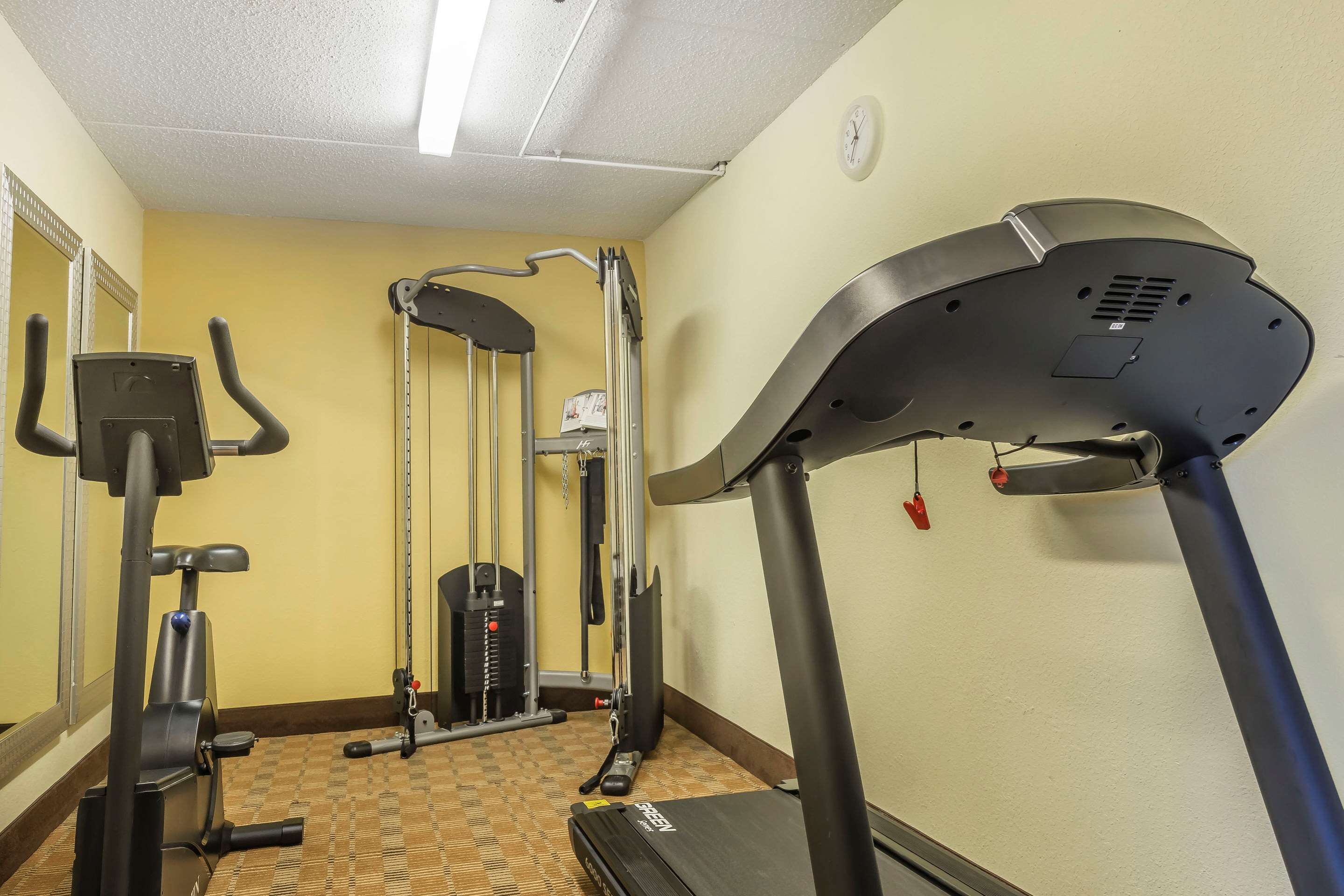 Exercise room | Quality Inn & Suites