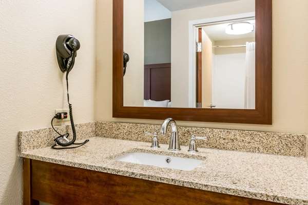  - Comfort Inn Scotland - I-81, Exit 20