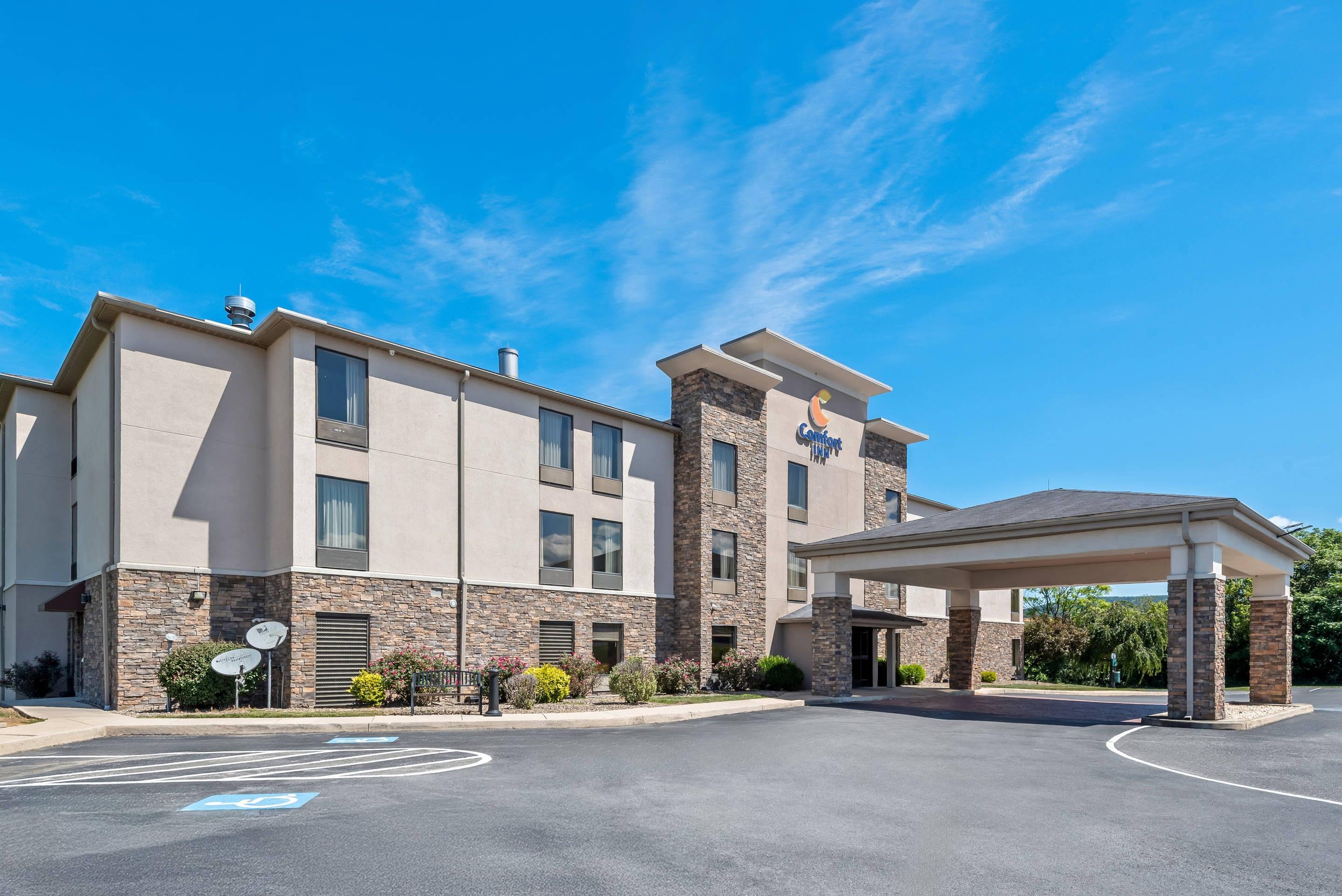 Hotel exterior | Comfort Inn