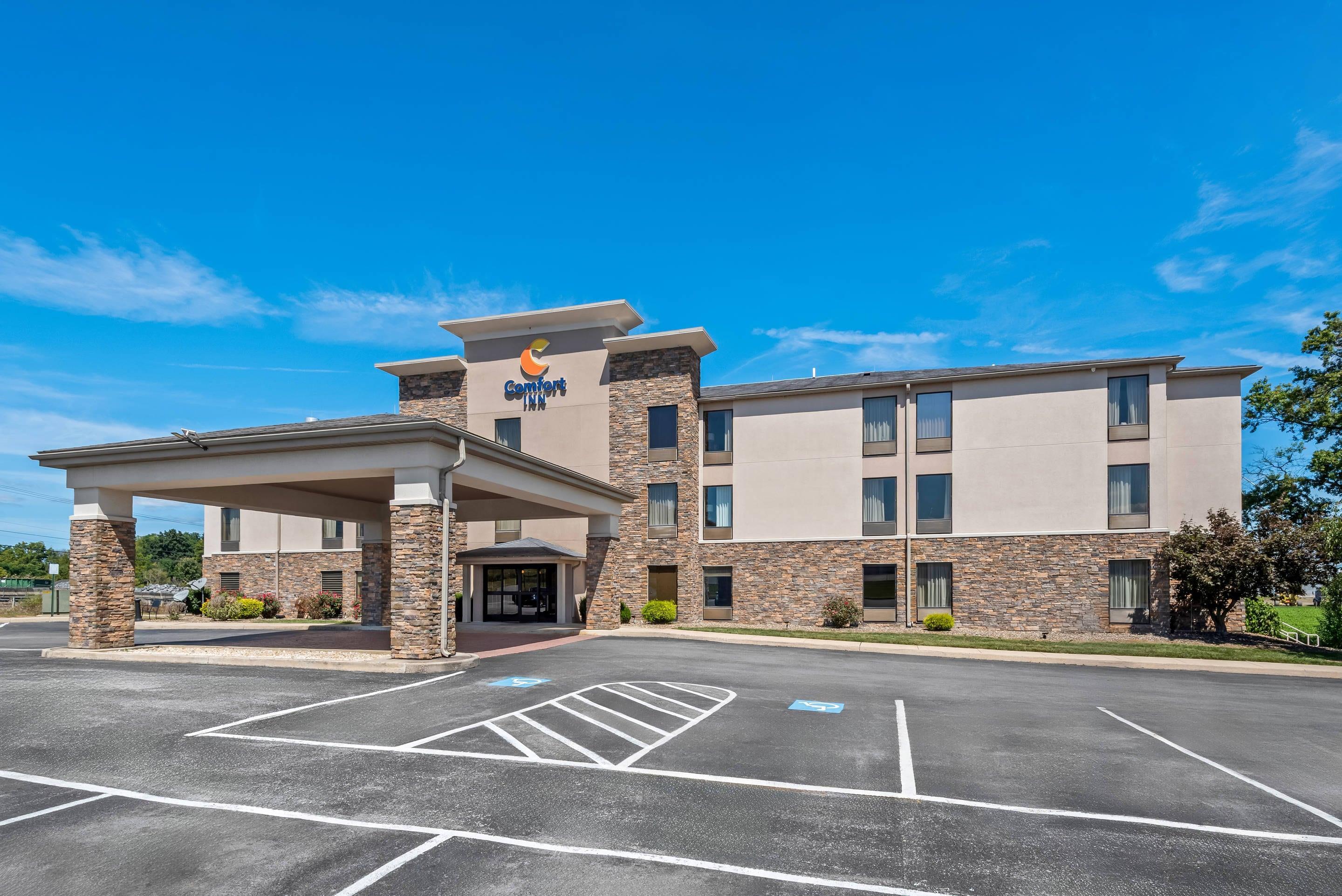 Hotel exterior | Comfort Inn
