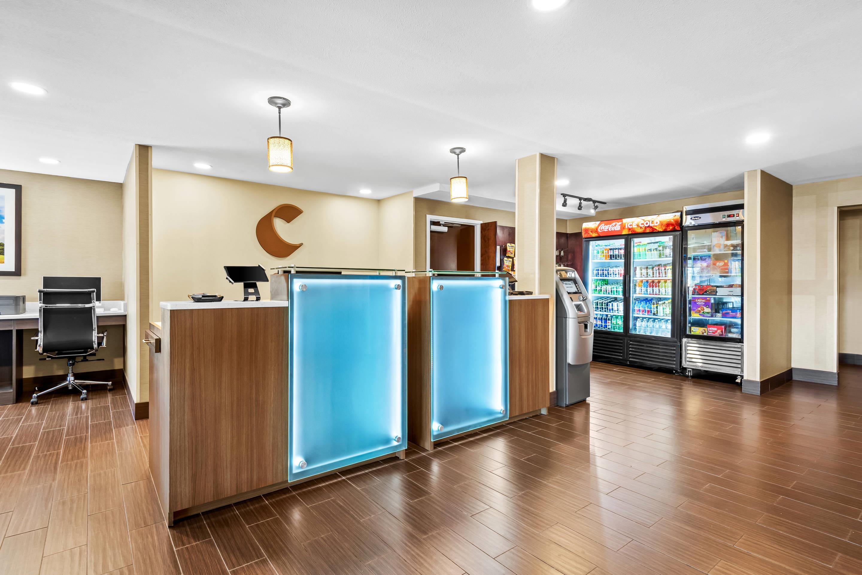 Front desk | Comfort Inn