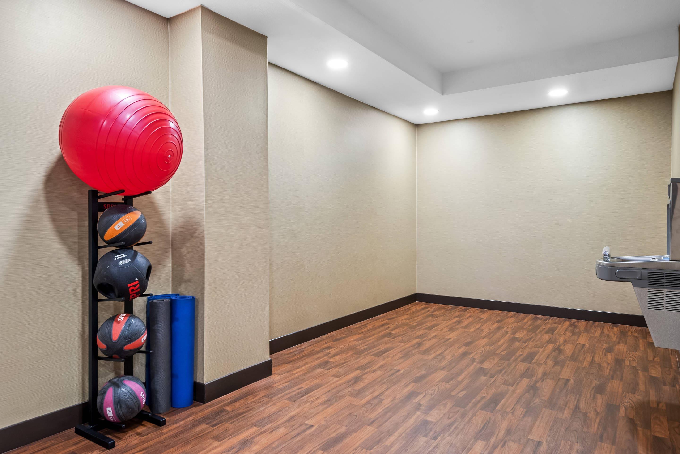 Exercise room | Comfort Inn
