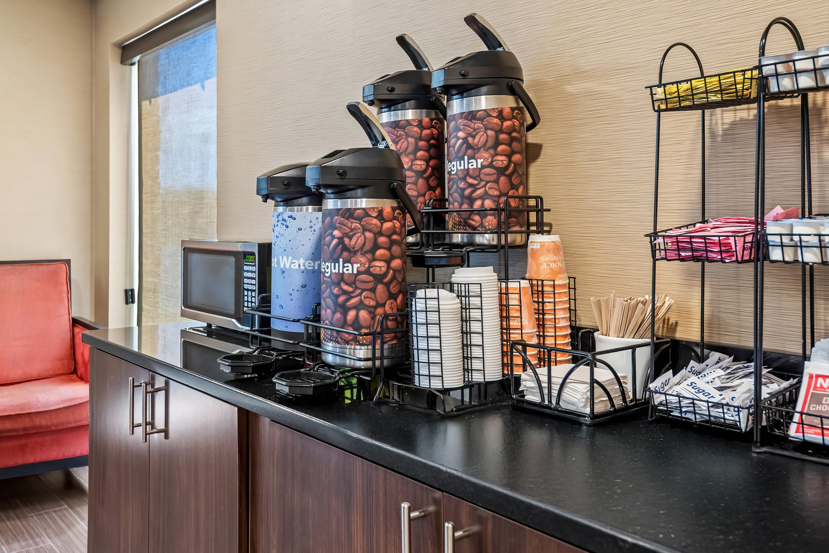 Enjoy coffee in the lobby | Comfort Inn