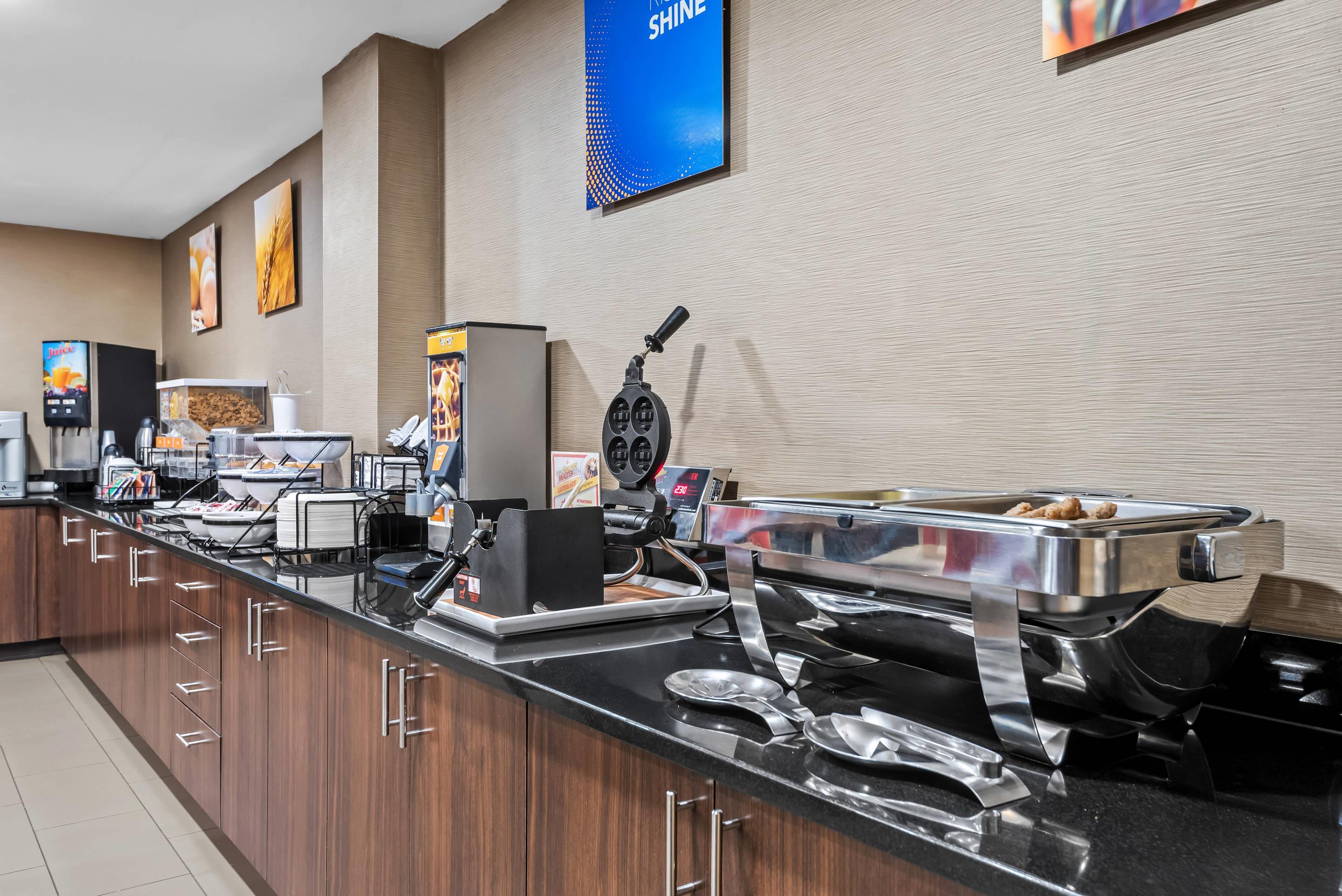 Breakfast counter | Comfort Inn