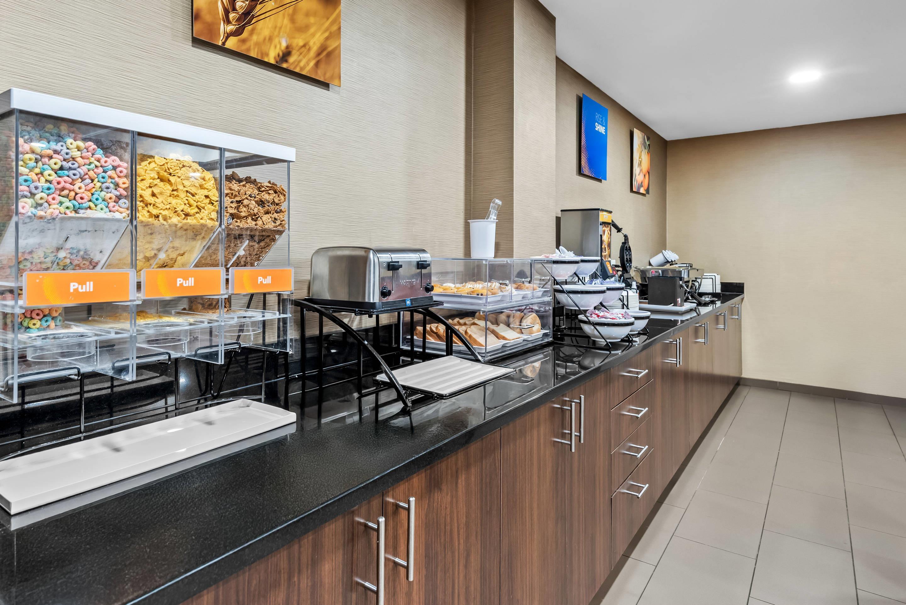 Breakfast counter | Comfort Inn