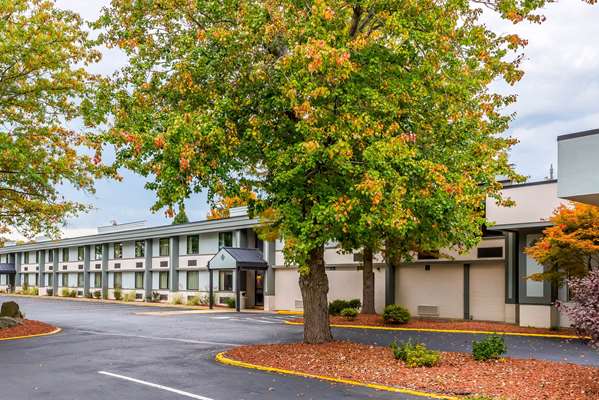 Exterior view - Clarion Inn Belle Vernon