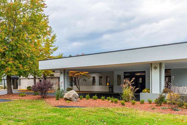 Exterior view - Clarion Inn Belle Vernon