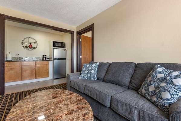 Suite - Quality Inn & Suites Warren