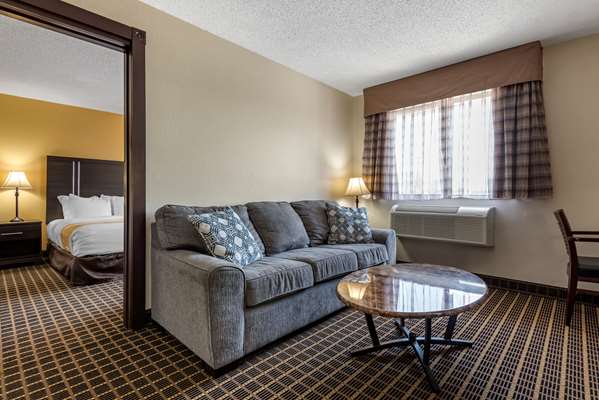 Suite - Quality Inn & Suites Warren