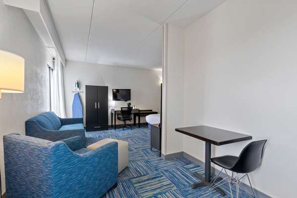 Suite - Allentown Park Hotel - I-78, Exit 49