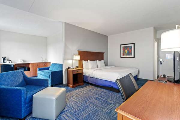 Suite - Allentown Park Hotel - I-78, Exit 49