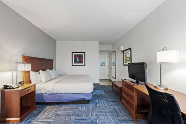 Suite - Allentown Park Hotel - I-78, Exit 49