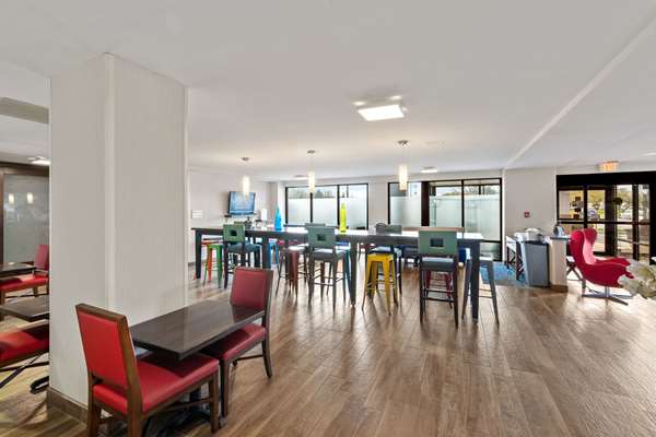 Amenities - Allentown Park Hotel - I-78, Exit 49