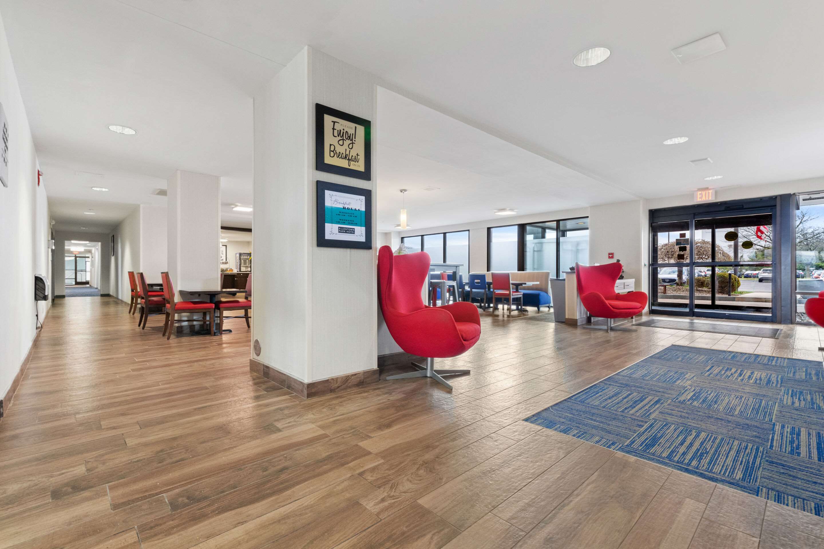 Lobby with sitting area