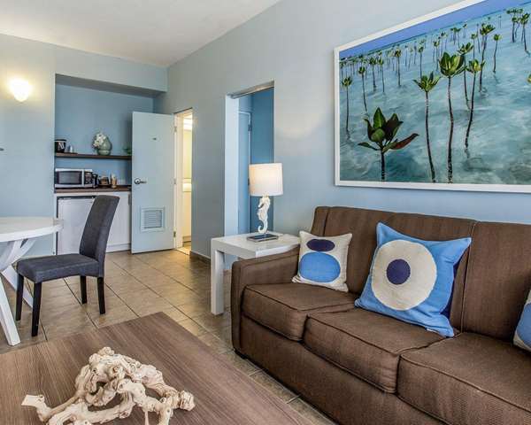 Suite - Comfort Inn & Suites Levittown