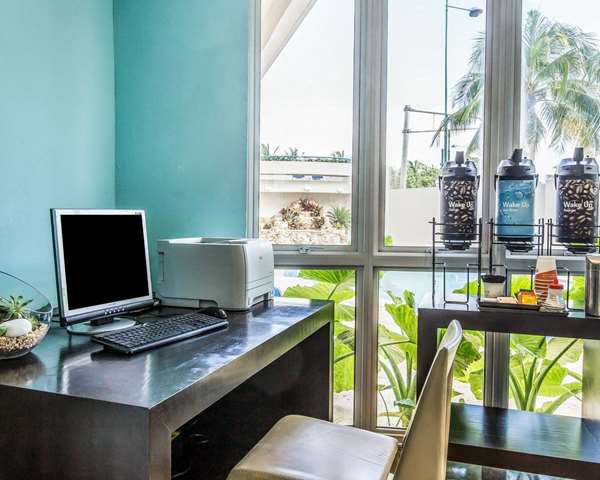 Conference Area - Comfort Inn & Suites Levittown