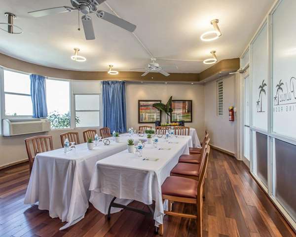  - Comfort Inn & Suites Levittown