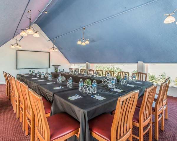  - Comfort Inn & Suites Levittown