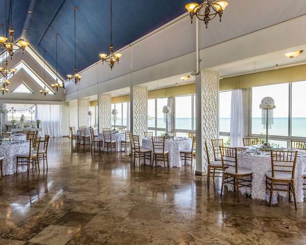  - Comfort Inn & Suites Levittown