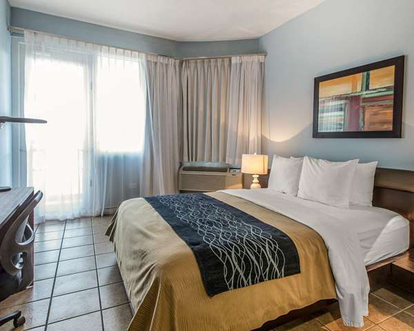  - Comfort Inn & Suites Levittown
