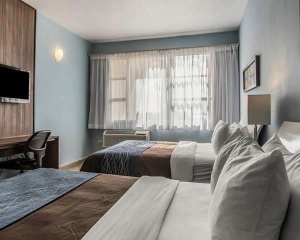  - Comfort Inn & Suites Levittown