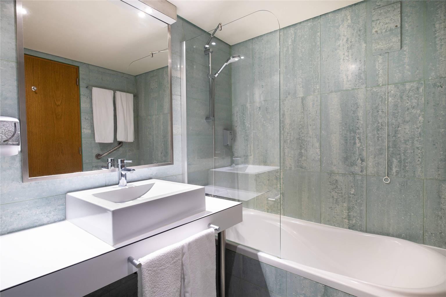 THE AZORIANI BOUTIQUE AN ASCEND COL-guestroom-Guest Room,Bathroom,On-Site.jpg