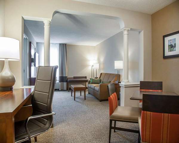 Suite - Comfort Suites West Warwick - I-95, Exit 24