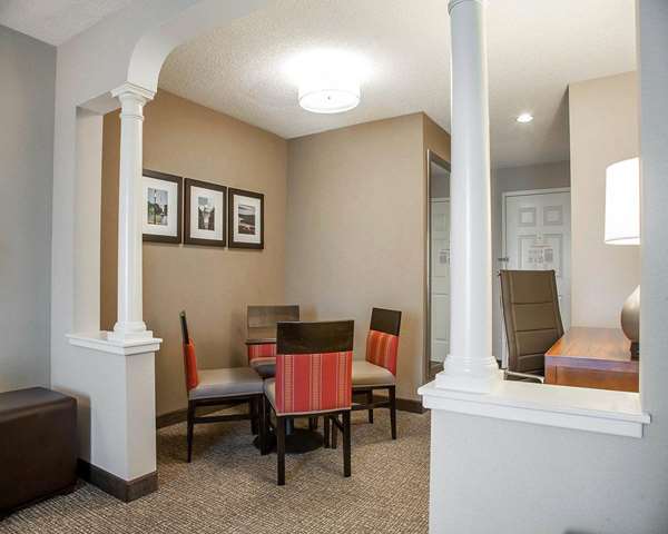 Suite - Comfort Suites West Warwick - I-95, Exit 24