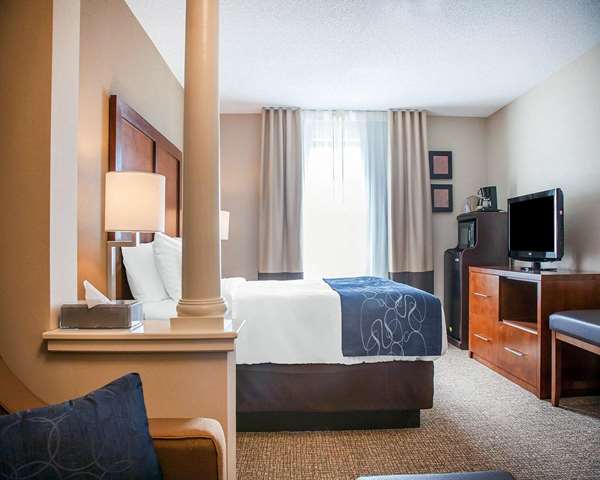 Suite - Comfort Suites West Warwick - I-95, Exit 24