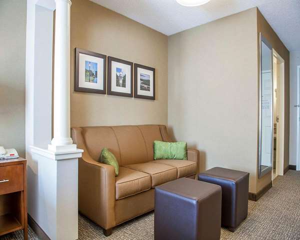 Suite - Comfort Suites West Warwick - I-95, Exit 24