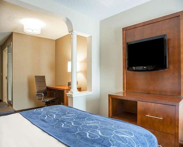 Suite - Comfort Suites West Warwick - I-95, Exit 24