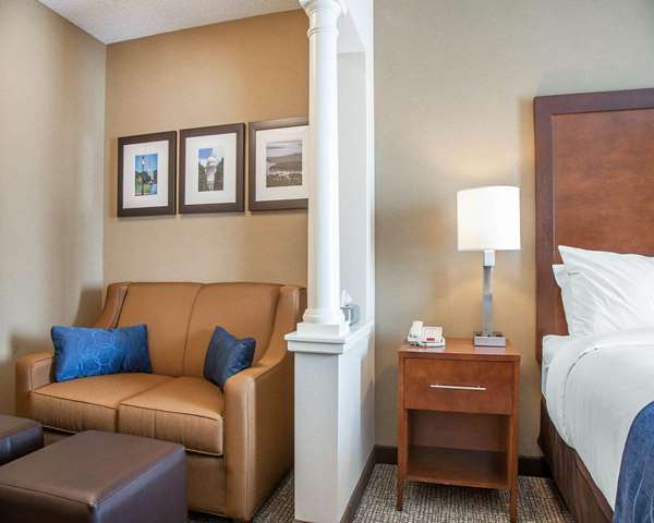 Suite - Comfort Suites West Warwick - I-95, Exit 24
