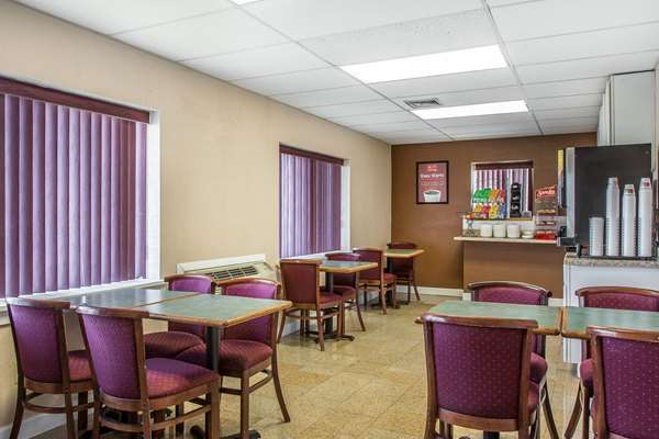 Amenities - Econo Lodge Cranston