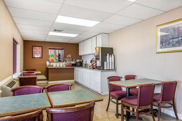 Amenities - Econo Lodge Cranston