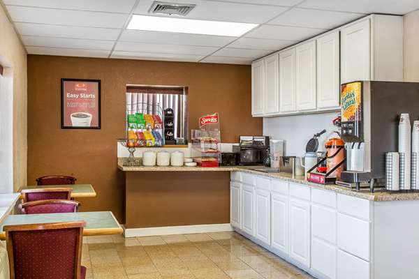 Amenities - Econo Lodge Cranston