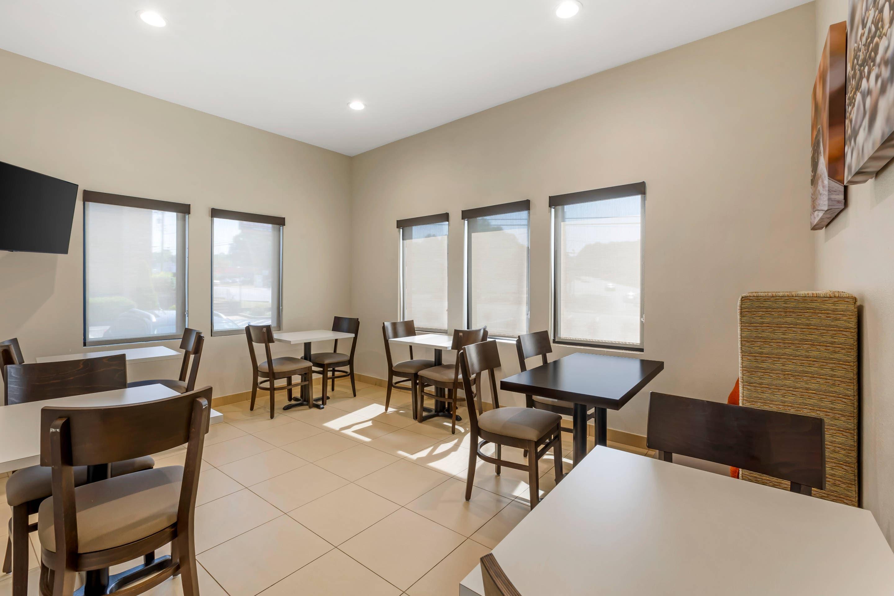 Breakfast area | Sleep Inn at Greenville Convention Center