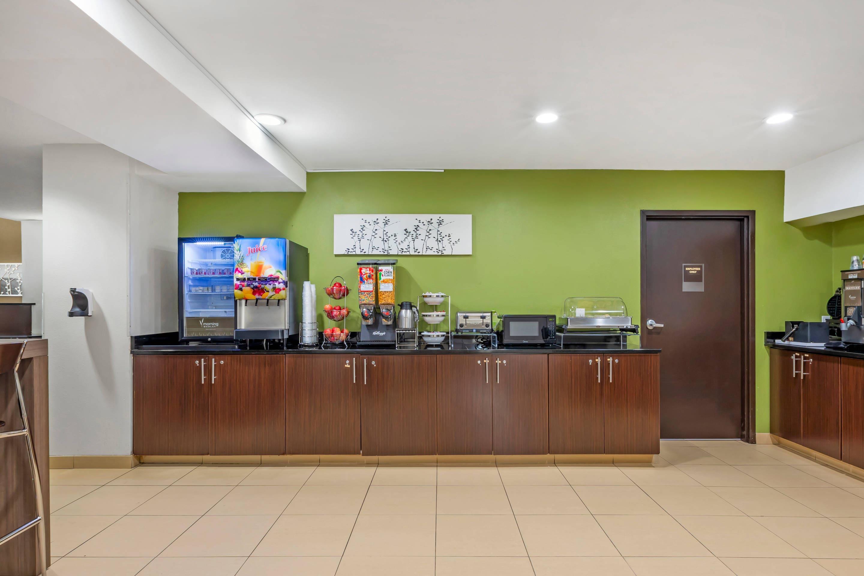 Breakfast area | Sleep Inn at Greenville Convention Center