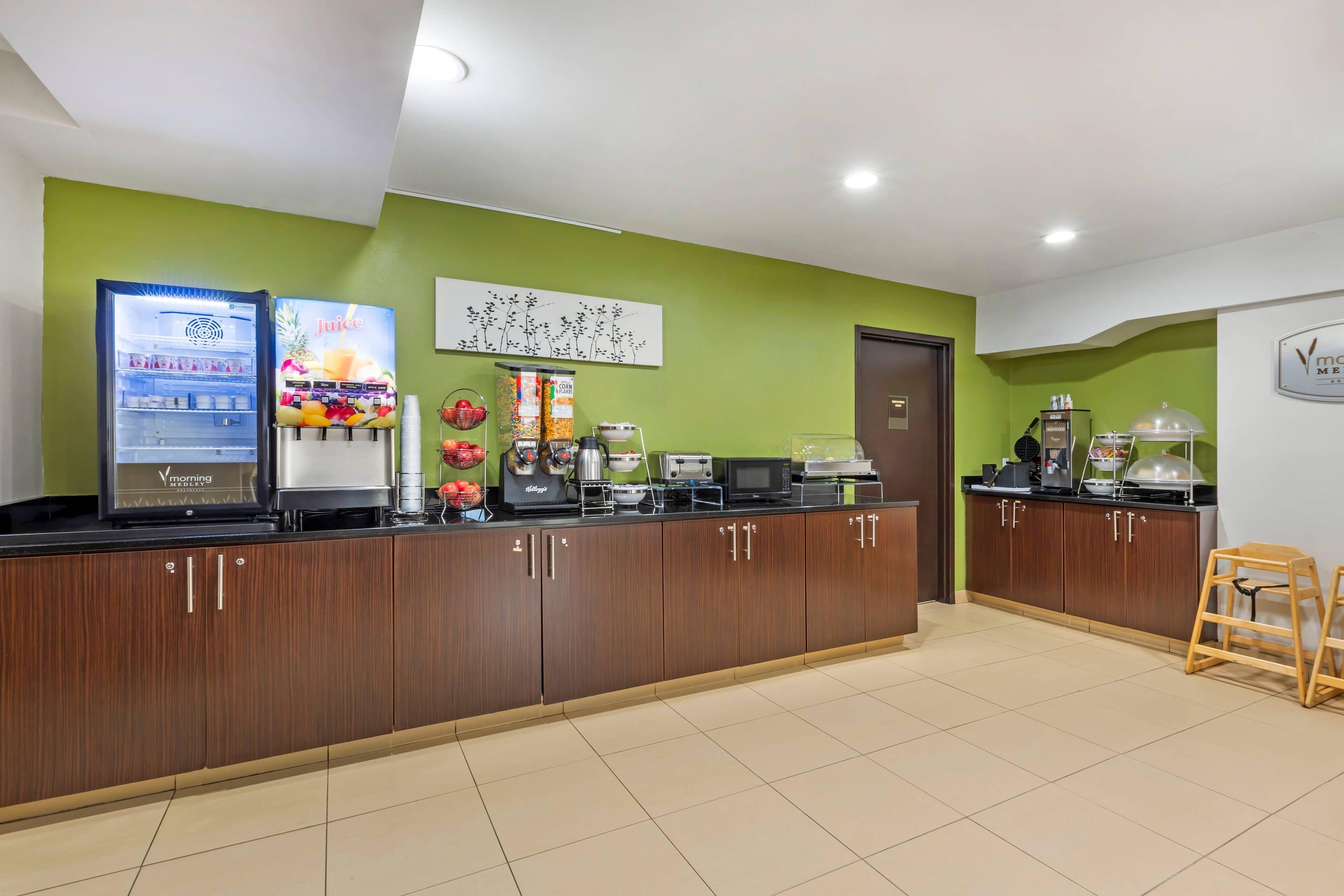 Breakfast area | Sleep Inn at Greenville Convention Center