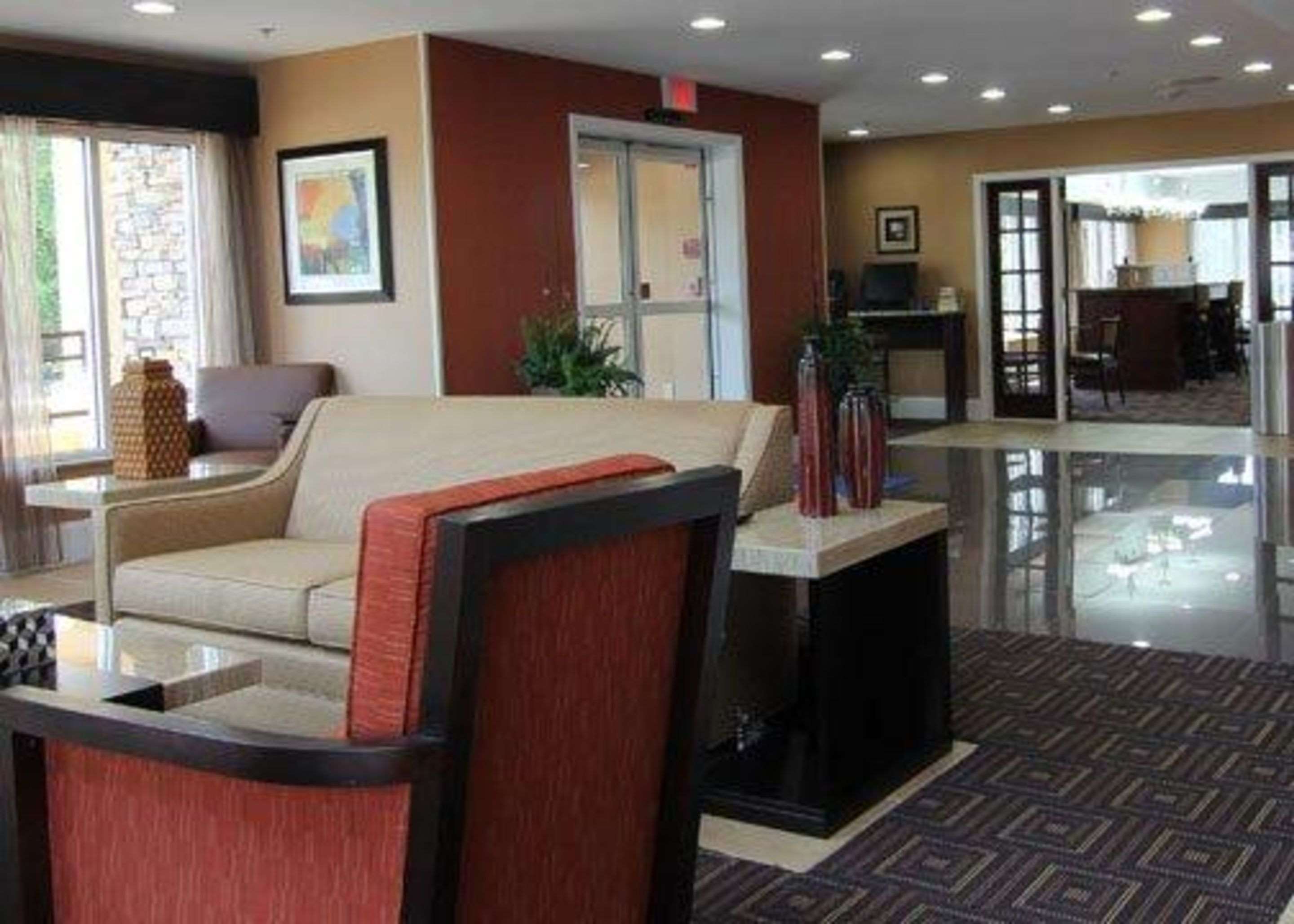 Hotel lobby | Quality Inn & Suites Greenville near downtown