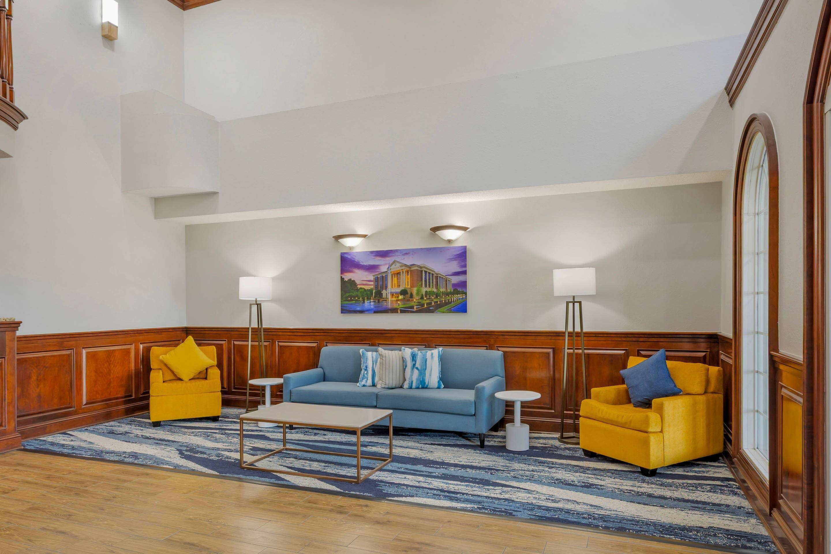 Lobby with sitting area