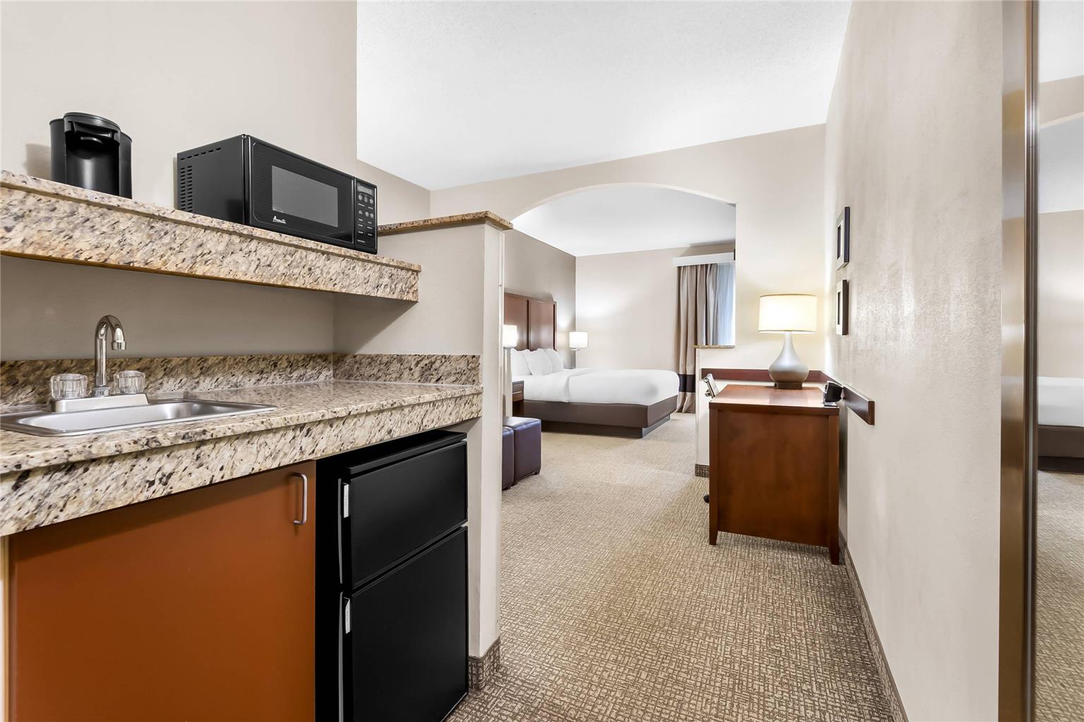 COMFORT SUITES SUMTER NEAR SHAW AFB-guestroom-Guest Room,Suite,On-Site.jpg