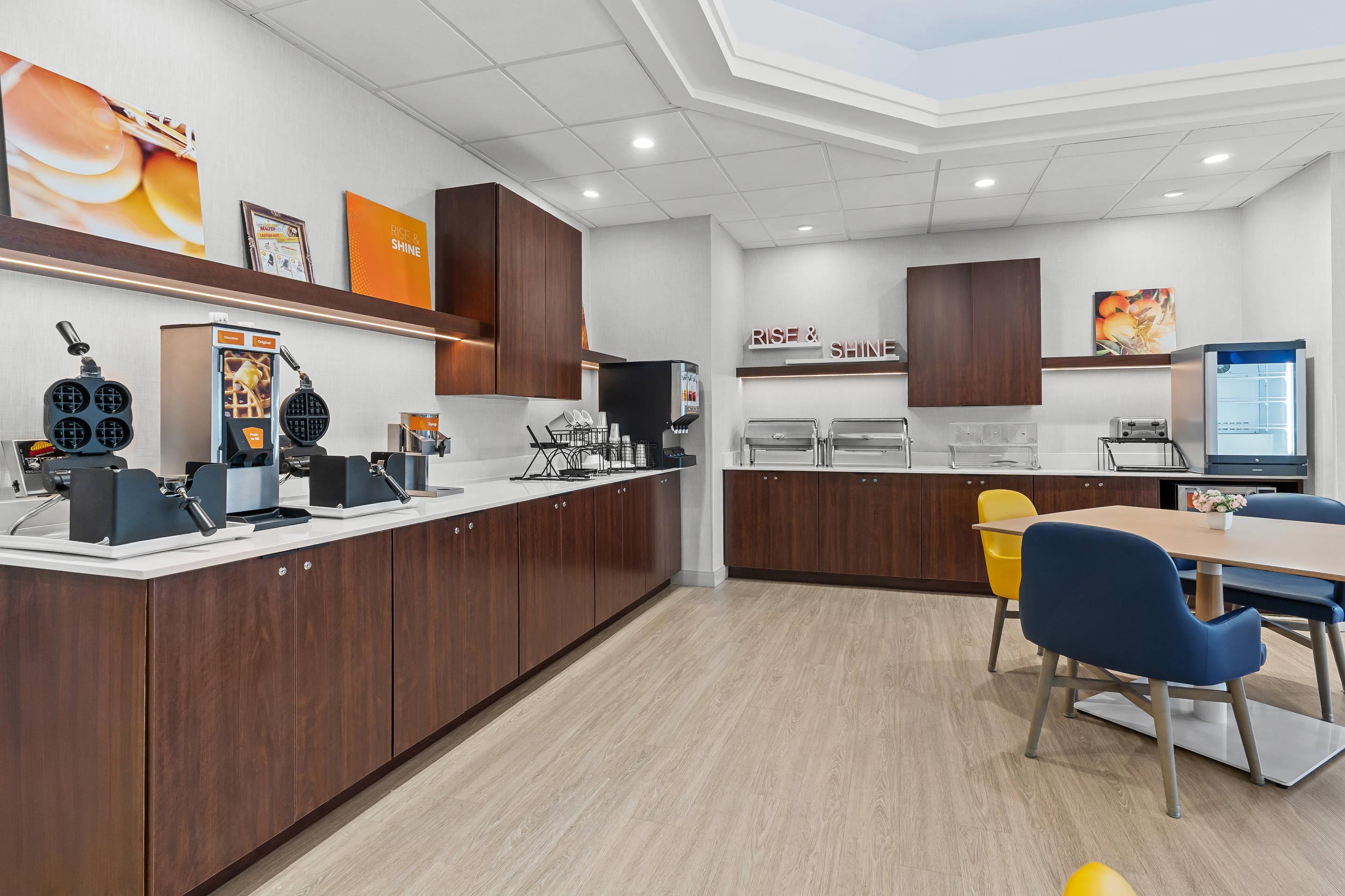 Breakfast area | Comfort Inn Blythewood - North Columbia
