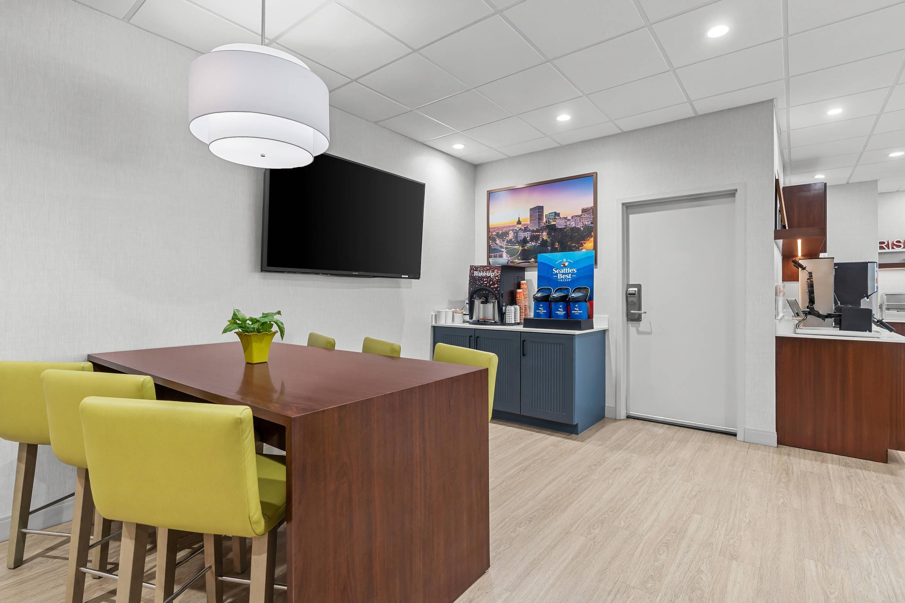Breakfast area | Comfort Inn Blythewood - North Columbia