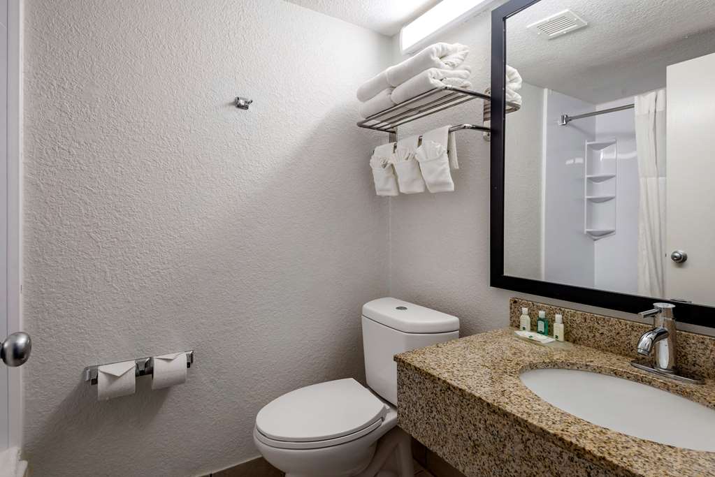 QUALITY INN ROCK HILL NORTHEAST I-7-guestroom-Guest Room,Bathroom,On-Site.jpg