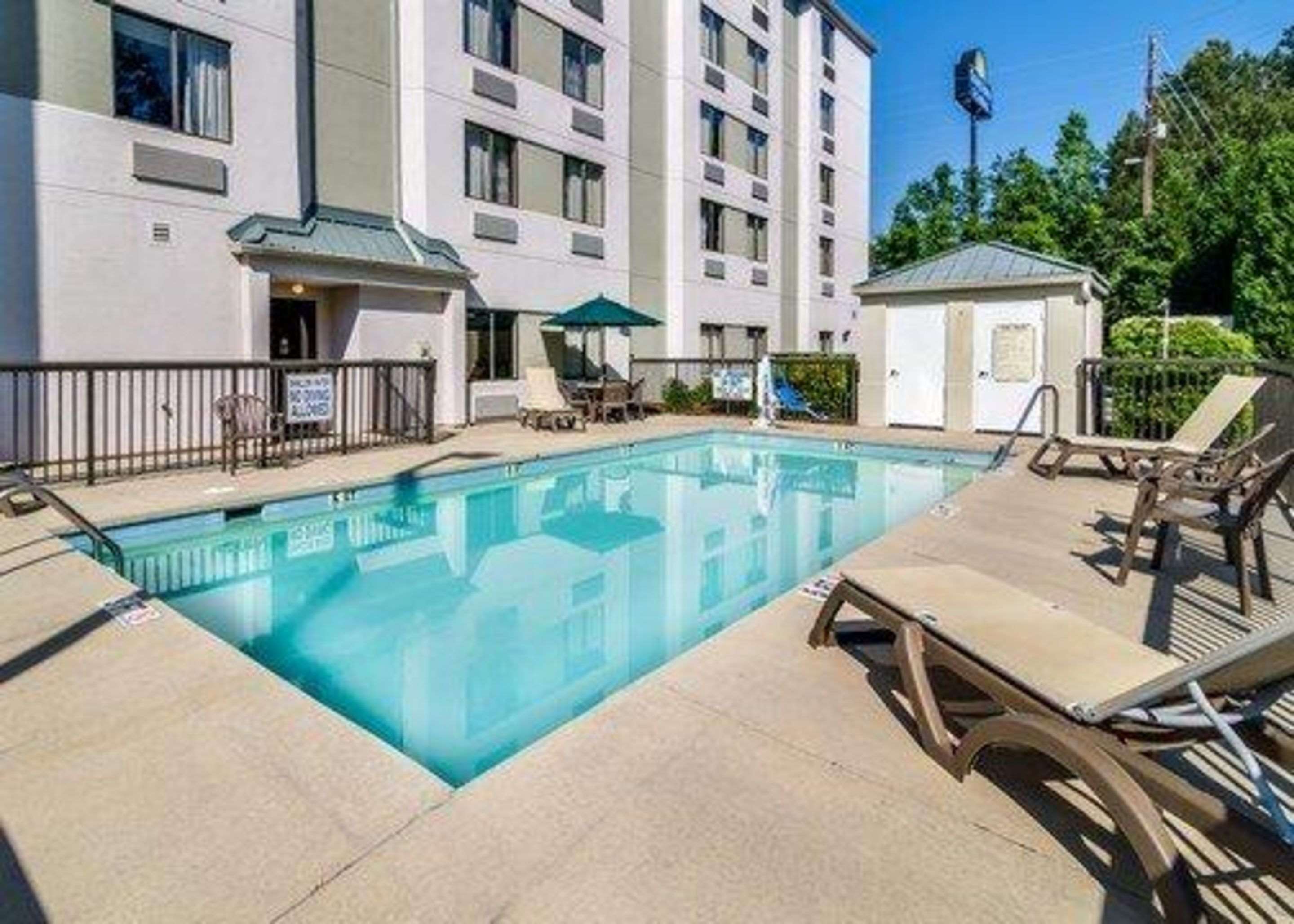 Outdoor pool | Sleep Inn Airport West Columbia